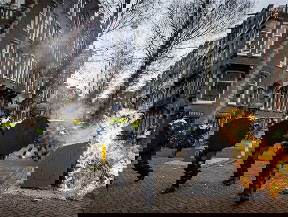 Stand.nl: 'We hebben een serieus autoriteitsprobleem in ons land'