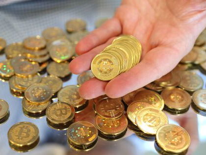 Bitcoin populair: koers voor het eerst boven 2000 dollar