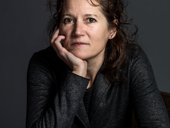 Kunststof - Bibi Dumon Tak, schrijfster