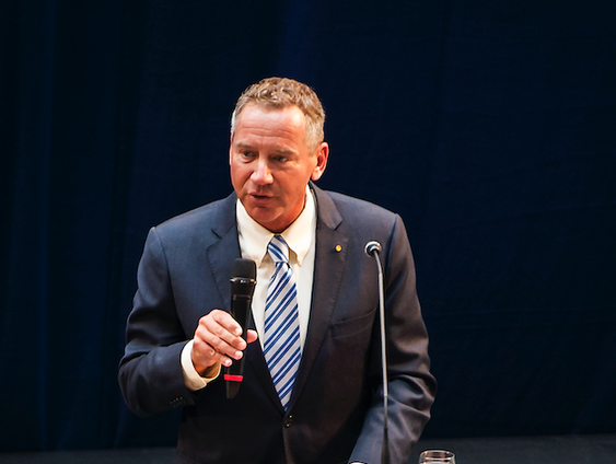 Marcel Levi: ‘Mensen met niet-witte huidskleur oververtegenwoordigd onder niet-gevaccineerden in ziekenhuis’