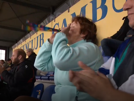 198 supporters klappen en toeteren voor Cambuur: 'Mooi dat ze er weer zijn'