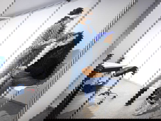 RIVM: druk op de zorg blijft onverminderd hoog