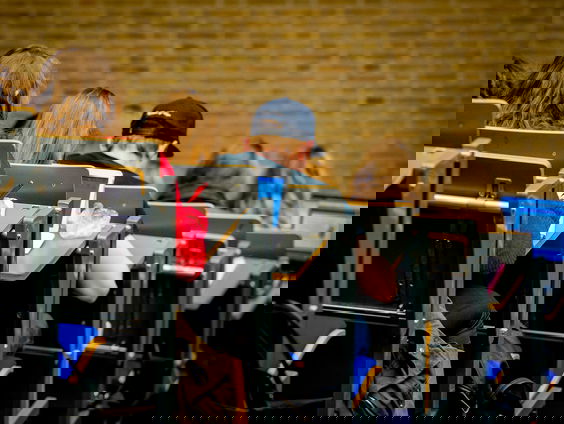 Studenten financieel afhankelijker van ouders door leenstelsel