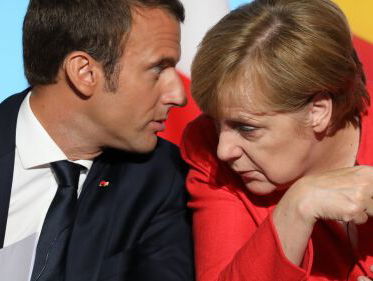 Nieuwsforum: Hennis, Merkel, Ybeltje, Knol en verplicht naar het Rijksmuseum