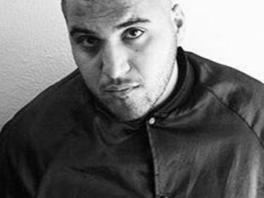 Druktemaker Massih Hutak - Saaie twintigers