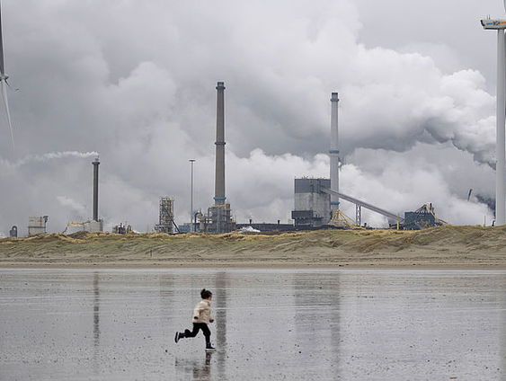 Meer longkanker 'door roken en luchtverontreiniging' rond Beverwijk, blijkt uit GGD-onderzoek