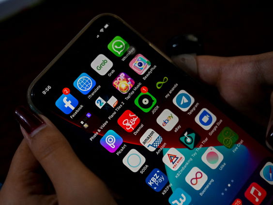 Nederlanders voorzichtiger met delen persoonsgegevens online