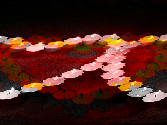 Voor wie steek jij een kaarsje op?