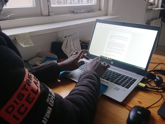 Stiekem journalist zijn in eigen land