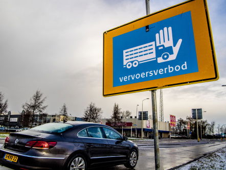 Pluimvee mag weer naar buiten, maar niet overal