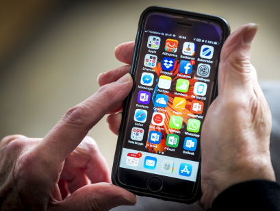 Verslaafd aan je smartphone: wat kun je er tegen doen?