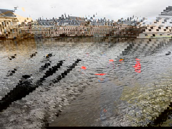 Moet er meer geld naar Universiteiten?