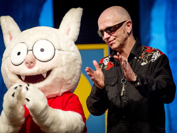 Een unicum: schrijver Paul van Loon krijgt drie Gouden Boeken