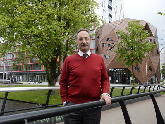 Predikant-directeur Dick Couvée over een noodsteunpunt in de Rotterdamse Pauluskerk