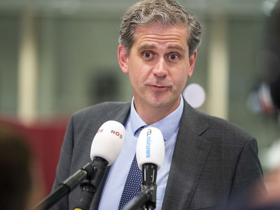 Nieuwe voorzitter Veiligheidsberaad vreest tekort van duizenden opvangplekken voor asielzoekers deze zomer