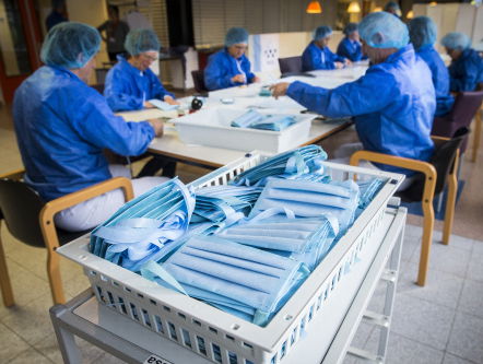 Desinfecteren van mondkapjes met UV-licht