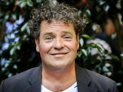 Trouwen op 7-7-17 - Dirk Zeelenberg, acteur en trouwambtenaar