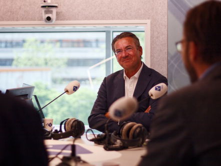 Bouwvoorman Maxime Verhagen: woonagenda Hugo de Jonge in gevaar