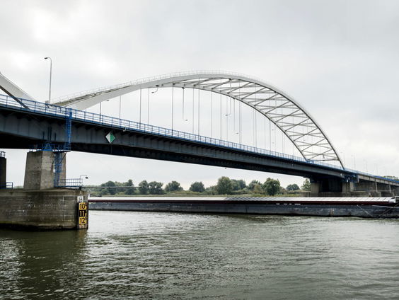 Ingekorte Merwedebrug weer open voor verkeer