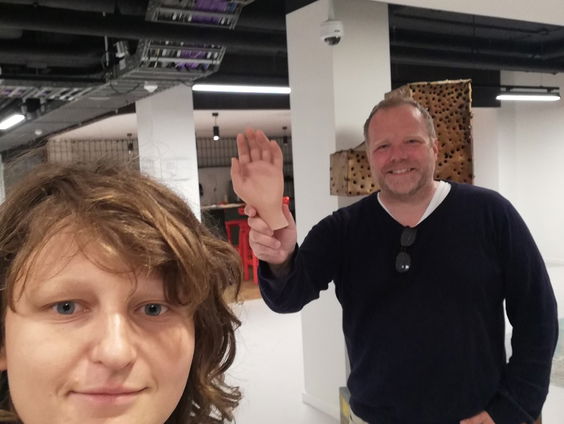 Kan technologie fysiek contact vervangen?