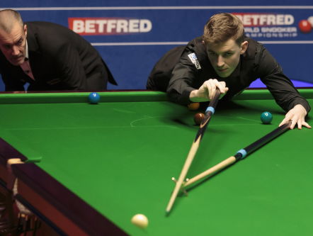 Precies een jaar na de 'grootste schok in de snookersport aller tijden'