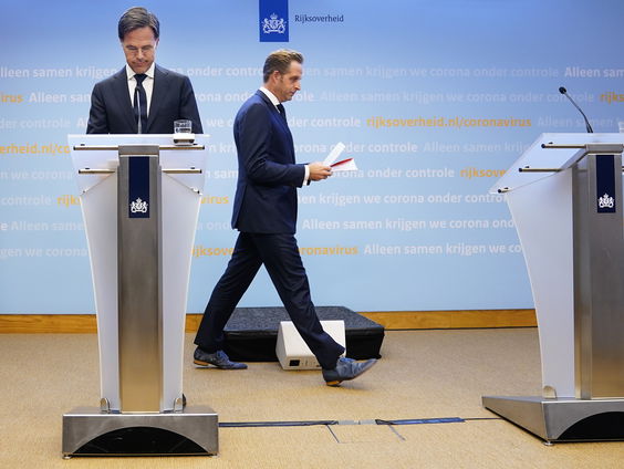 Moet het kabinet aanvullende corona-maatregelen nemen?