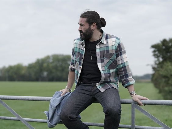 Joël gaat lokaal in 'Joël lokaal'