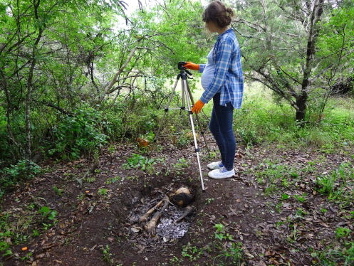 Een veld met lijken bestuderen