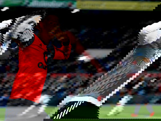 Ajax meldt zich voor Berghuis: 'Die 4 miljoen heeft Overmars in zijn achterzak zitten'