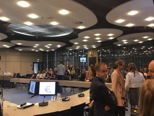 V-100: burgers beoordelen de overheid