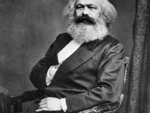Karl Marx gaat het theater in