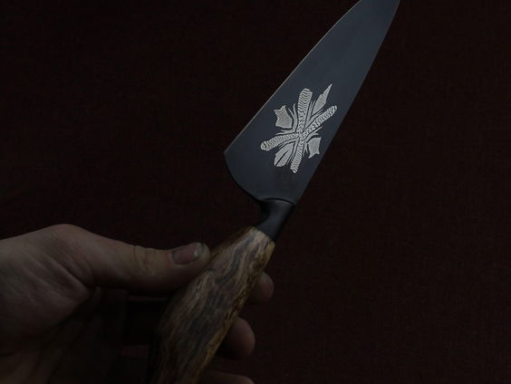 Negentienjarige Floris Postmes smeed zijn eigen unieke messen