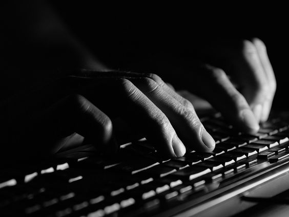 Waarom Ben Jij Ook Wakker? Met schrijver Julien