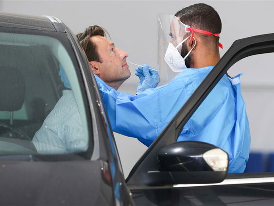 Stand.nl: Het is goed dat zorg- en onderwijspersoneel vanaf nu voorrang krijgt bij het testen