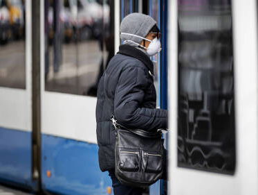Waarom mondkapjes op het OV?
