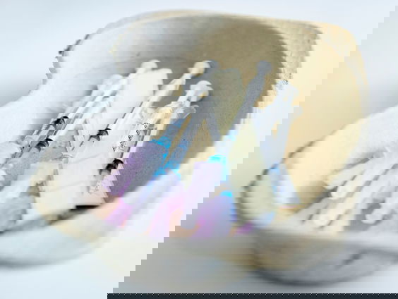 Kinderarts en OMT-lid Károly Illy over het vaccineren van tieners met een medisch risico