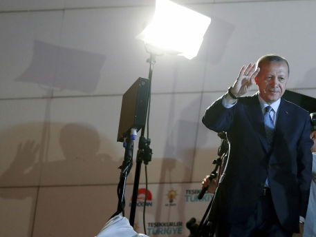 "Turkse oppositie geeft verlies toe via WhatsApp"