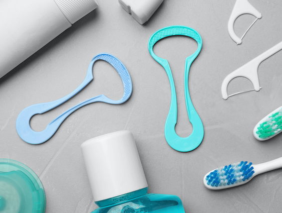 Slechte adem? 'Pak een schraper, kauwgom en pepermunt werken niet'