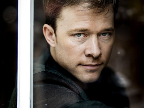 Schrijver Thomas Olde Heuvelt maakt een spannend verhaal voor #Ikleesthuis