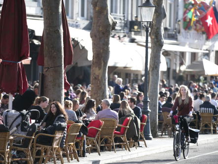 'Scenario om horeca over drie weken gecontroleerd weer te openen'