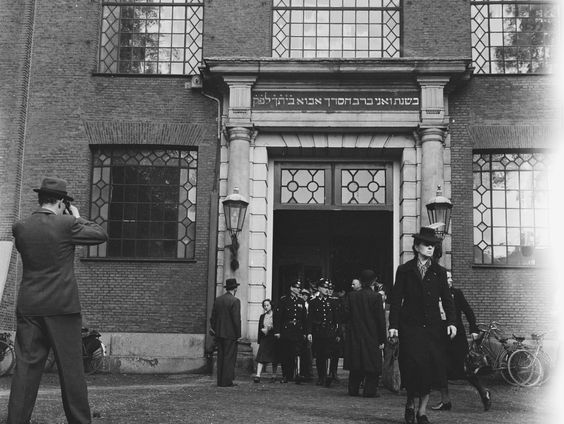 Uur 2: 'U wordt door niemand verwacht' #1, de Canadese soldaten in Nederland OVT 04-04-2021