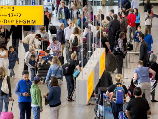 10 tips voor een goedkopere vliegvakantie