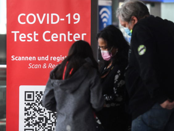 Armband als vervanger voor coronatest? 'Hij kan tot wel twee dagen eerder het virus opsporen'