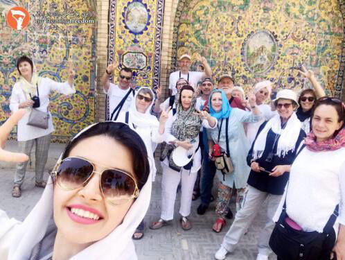 Vrouwen in Iran protesteren tegen verplichte hoofddoeken