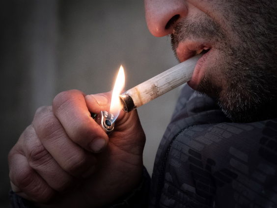 De verslaafden van het Parijse Place Stalingrad