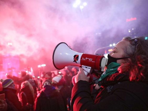 Corona als excuus tegen vrijheid van meningsuiting