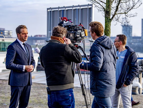 Worden politici te hard aangevallen door journalisten?