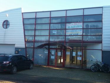 Reinout bij het kraakpand van We Are Here in Diemen