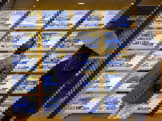 Stand.nl: Het is zorgelijk dat jongeren zo lang thuis blijven wonen