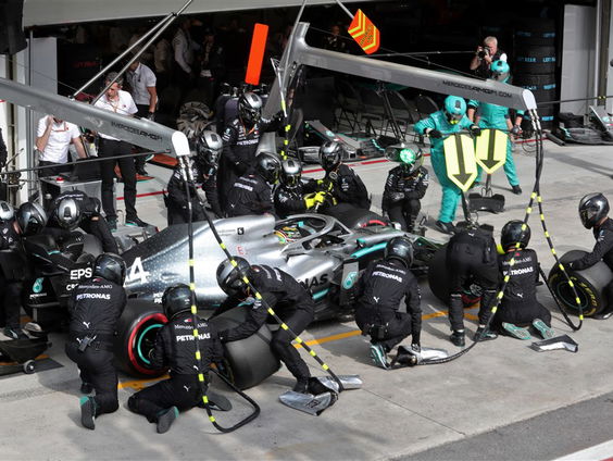 Formule 1-deskundige Mike Mulder: "De pitstop is eigenlijk gewoon een choreografie"